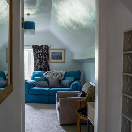 Cosy 1 Bed Flat In *