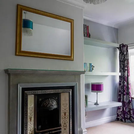 Cosy 1 Bed Flat In * Χαρογκέιτ